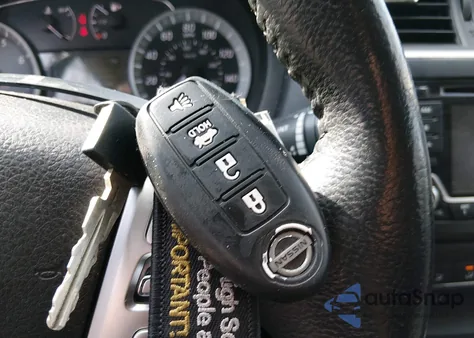 2015 Nissan Sentra Sr z USA, uszkodzony, nr VIN 3N1AB7AP9FY334323